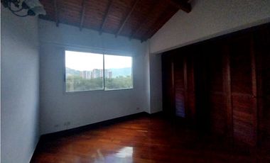 Casa en Arriendo en Envigado Sector Colina Campestre