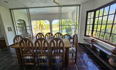 Residencia frente al Club de Golf Palma Real Ixtapa