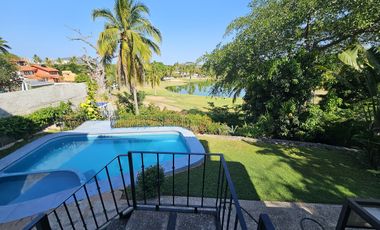 Residencia frente al Club de Golf Palma Real Ixtapa