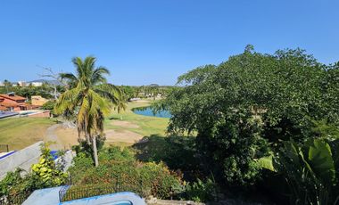 Residencia frente al Club de Golf Palma Real Ixtapa