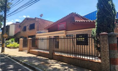 Casa Comercial en Arriendo Medellín Sector Belén