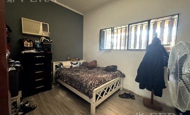 Venta casa 4 ambientes con jardín y fondo libre en Wilde