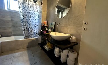 Venta casa 4 ambientes con jardín y fondo libre en Wilde