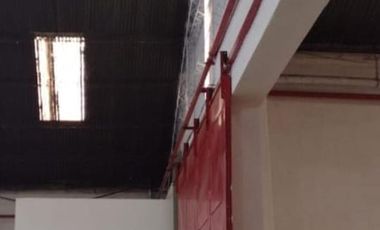 Gran GALPÓN - Doble ingreso - Barrio Providencia