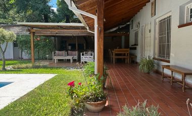 Casa en venta Ingeniero Maschwitz centro-Escobar-5 ambientes-Quincho-Pileta-Paseo Mendoza