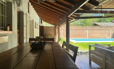 Casa en venta Ingeniero Maschwitz centro-Escobar-5 ambientes-Quincho-Pileta-Paseo Mendoza