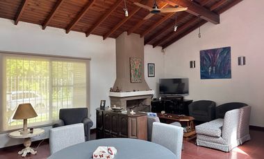 Casa en venta Ingeniero Maschwitz centro-Escobar-5 ambientes-Quincho-Pileta-Paseo Mendoza