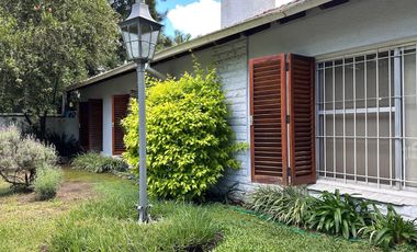 Casa en venta Ingeniero Maschwitz centro-Escobar-5 ambientes-Quincho-Pileta-Paseo Mendoza