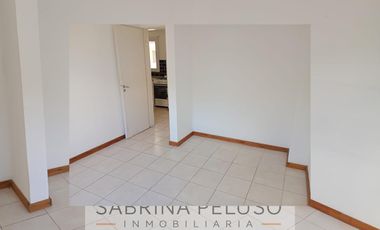 Venta Dpto. 2 Amb con patio y cochera -Complejo Solares I- Moreno