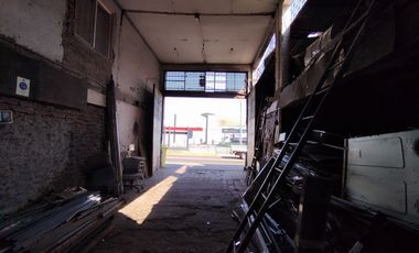 SE VENDE PROPIEDAD COMERCIAL EN AVENIDA SANTA ROSA.