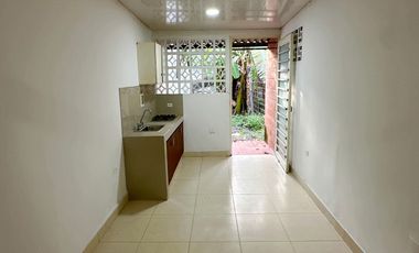 Arriendo Apartaestudio En Primer Piso Con Patio Barrio La Flora Norte De Cali