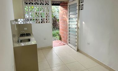 Arriendo Apartaestudio En Primer Piso Con Patio Barrio La Flora Norte De Cali
