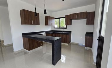 Casa en Venta en Conkal Yucatan Hermosa en Privada cerca del mar