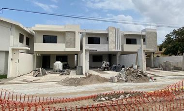 Casa en Venta en Col. Ampliación Unidad Nacional, Madero Tamaulipas.