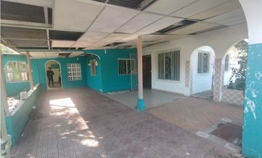 Se Vende o Alquila Terreno comercial con Casa en la Chorrera (DR)