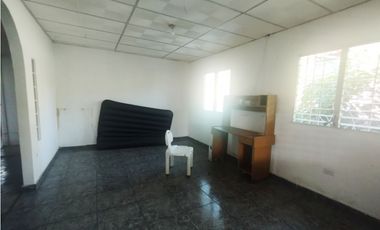 Se Vende o Alquila Terreno comercial con Casa en la Chorrera (DR)
