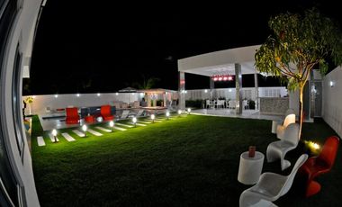 PLAYA BLANCA / 900M2 / 9 HABITACION / 10 BAÑOS / 2 JACU / PISCINA