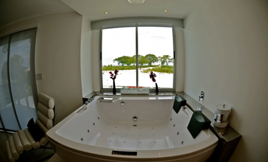 PLAYA BLANCA / 900M2 / 9 HABITACION / 10 BAÑOS / 2 JACU / PISCINA