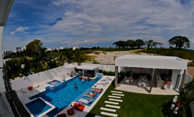 PLAYA BLANCA / 900M2 / 9 HABITACION / 10 BAÑOS / 2 JACU / PISCINA