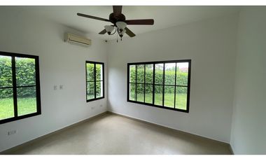 SEA CONFIABLE VENDE CASA EN HACIENDA PACIFICA