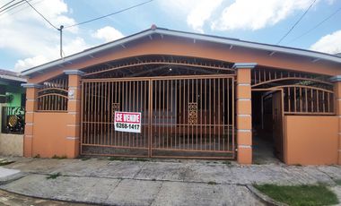 Se Vende Casa en Valle Dorado- La Chorrera (DR)