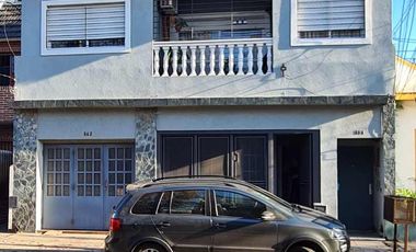 Casa PH en venta en Ramos Mejia Sur