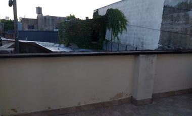 Casa PH en venta en Sarandi Este