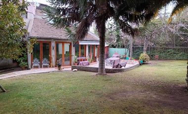 Casa en venta en LA REINA