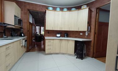 Casa en venta en LA REINA
