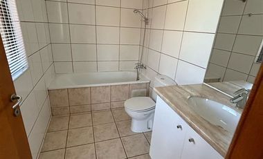 Casa en Arriendo en Golf de Manquehue//Av. Parque//Camino Los Trapeneses