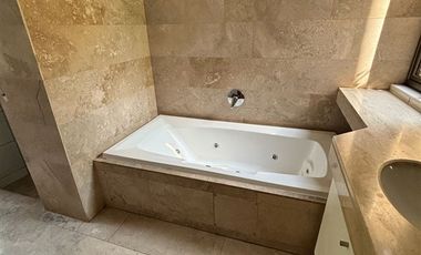Casa en Arriendo en Golf de Manquehue//Av. Parque//Camino Los Trapeneses