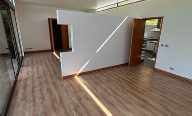 Casa en Arriendo en Golf de Manquehue//Av. Parque//Camino Los Trapeneses