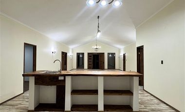 Casa en Venta en PARCELA 5400 m2 CON NUEVA Y ESPACIOSA CASA 4D 3B Y LOGIA, PRECIO CONVERSABLE. LA PATAGUA, CHOMEDAHUE