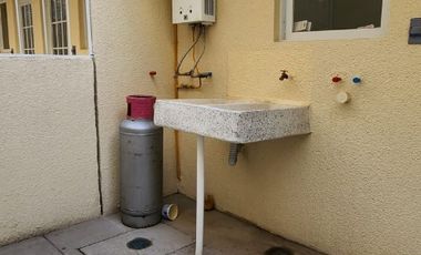 Se renta Casa totalmente NUEVA en Héroes San Pablo