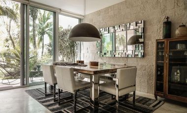 TULUM  HERMOSA VILLA EN VENTA SOBRE AVENIDA LA SELVA EN RESIDENCIAL