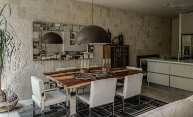 TULUM  HERMOSA VILLA EN VENTA SOBRE AVENIDA LA SELVA EN RESIDENCIAL