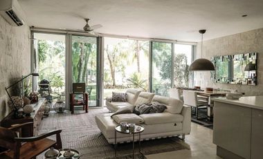 TULUM  HERMOSA VILLA EN VENTA SOBRE AVENIDA LA SELVA EN RESIDENCIAL