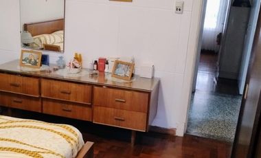 Excelente ph 3 ambientes frente con cochera.