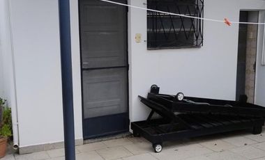 Excelente casa de 3 ambientes con cochera.