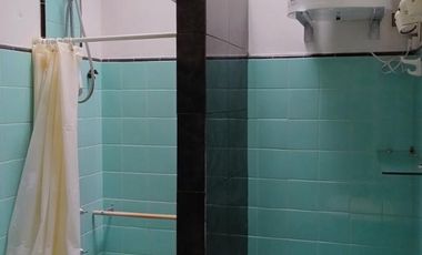 Excelente casa de 3 ambientes con cochera.