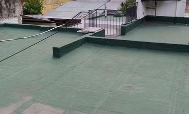 Excelente casa de 3 ambientes con cochera.