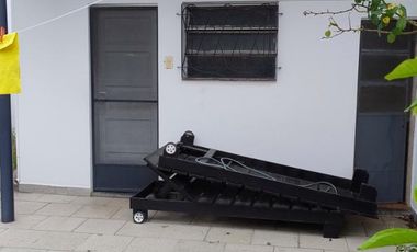 Excelente casa de 3 ambientes con cochera.