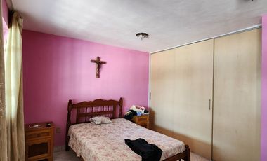 VENTA DE CASA PARA REMODELAR EN  TLAHUAC, A UNOS METROS DEL METRO LOS OLIVOS