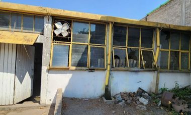 VENTA DE CASA PARA REMODELAR EN  TLAHUAC, A UNOS METROS DEL METRO LOS OLIVOS