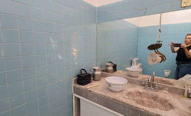 VENTA DE CASA PARA REMODELAR EN  TLAHUAC, A UNOS METROS DEL METRO LOS OLIVOS