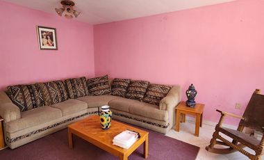 VENTA DE CASA PARA REMODELAR EN  TLAHUAC, A UNOS METROS DEL METRO LOS OLIVOS