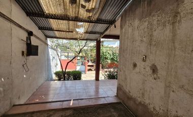 VENTA DE CASA PARA REMODELAR EN  TLAHUAC, A UNOS METROS DEL METRO LOS OLIVOS