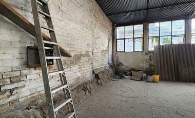 VENTA DE CASA PARA REMODELAR EN  TLAHUAC, A UNOS METROS DEL METRO LOS OLIVOS