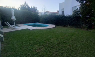 Casa en  Venta Club de Campo Mendoza