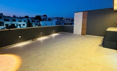 Excelente casa con doble frente y jardín cerca de Plaza Ankara